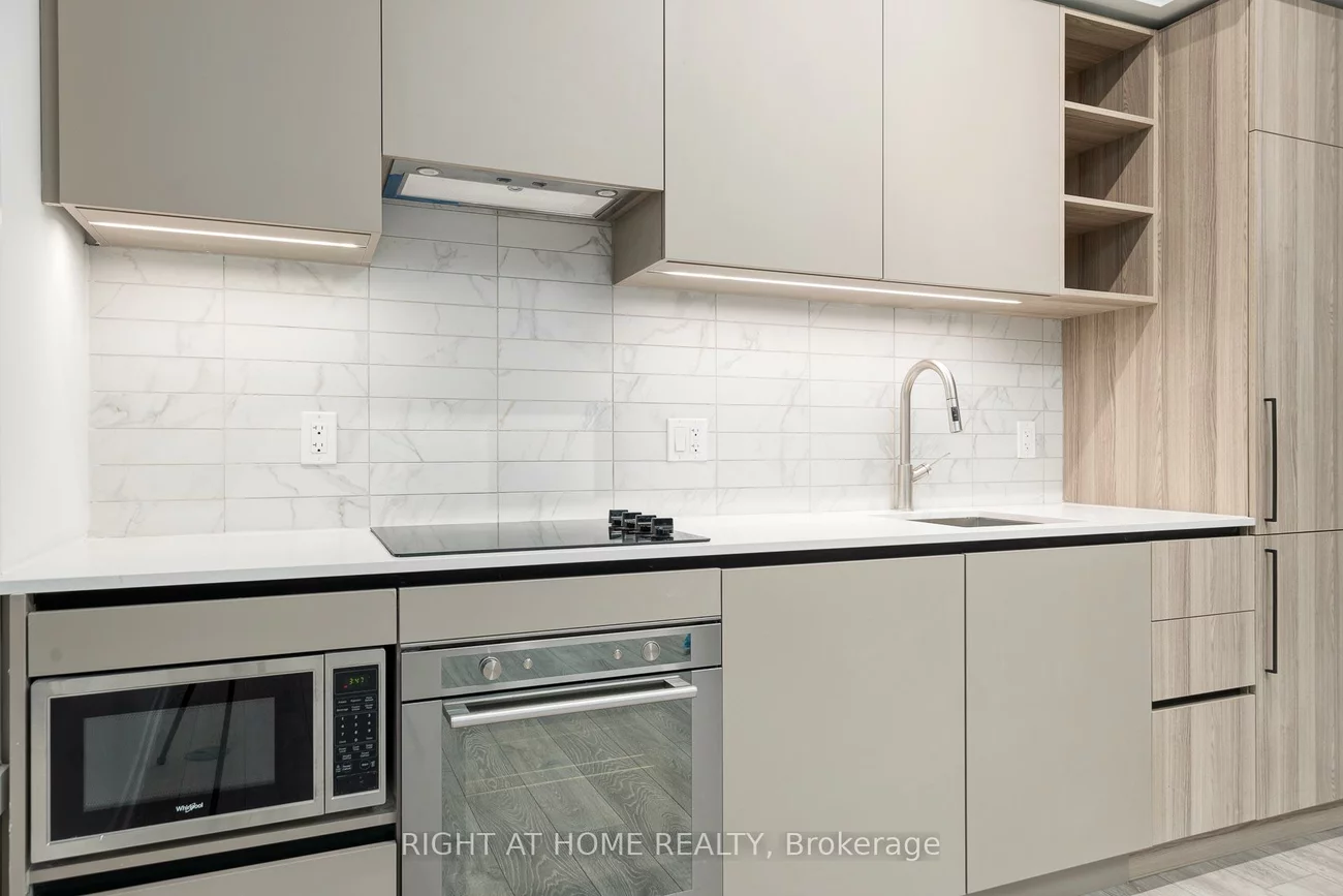 55, Mercer, Waterfront Communities C1, Toronto