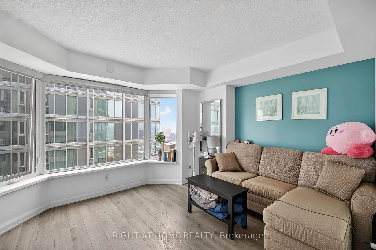 155, Yorkville, Annex, Toronto