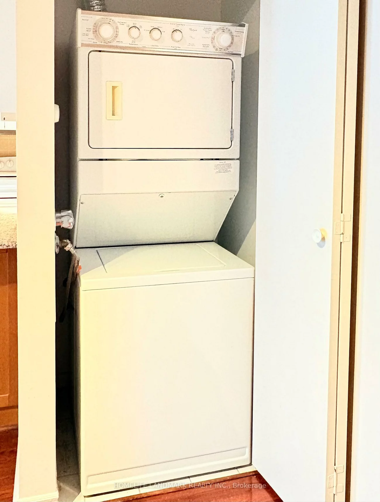 60, Byng, Willowdale East, Toronto