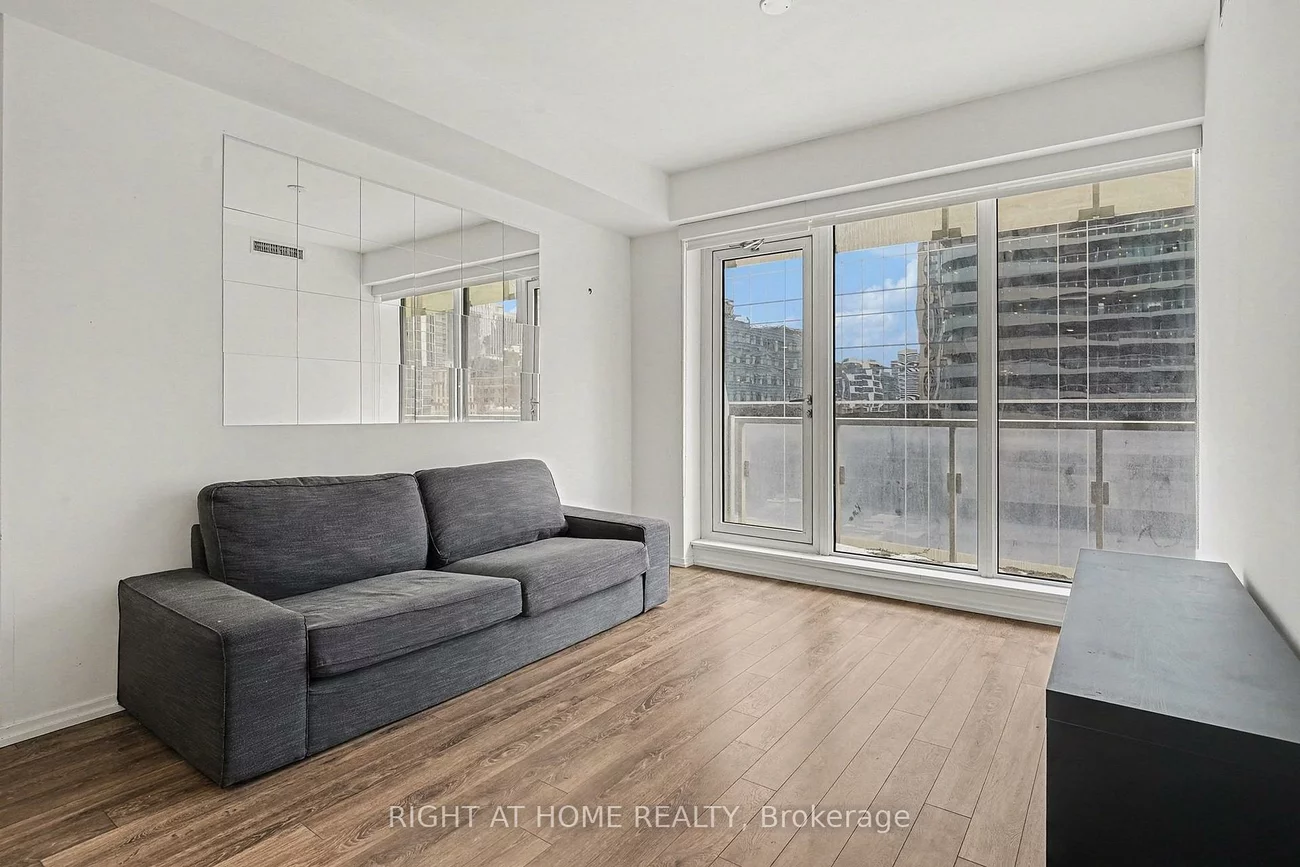 197, Yonge, Church-Yonge Corridor, Toronto