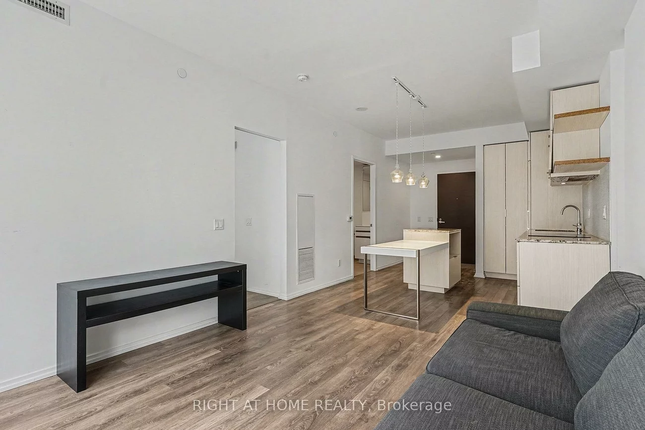 197, Yonge, Church-Yonge Corridor, Toronto