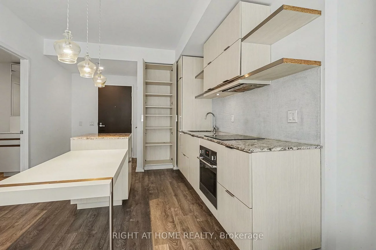 197, Yonge, Church-Yonge Corridor, Toronto