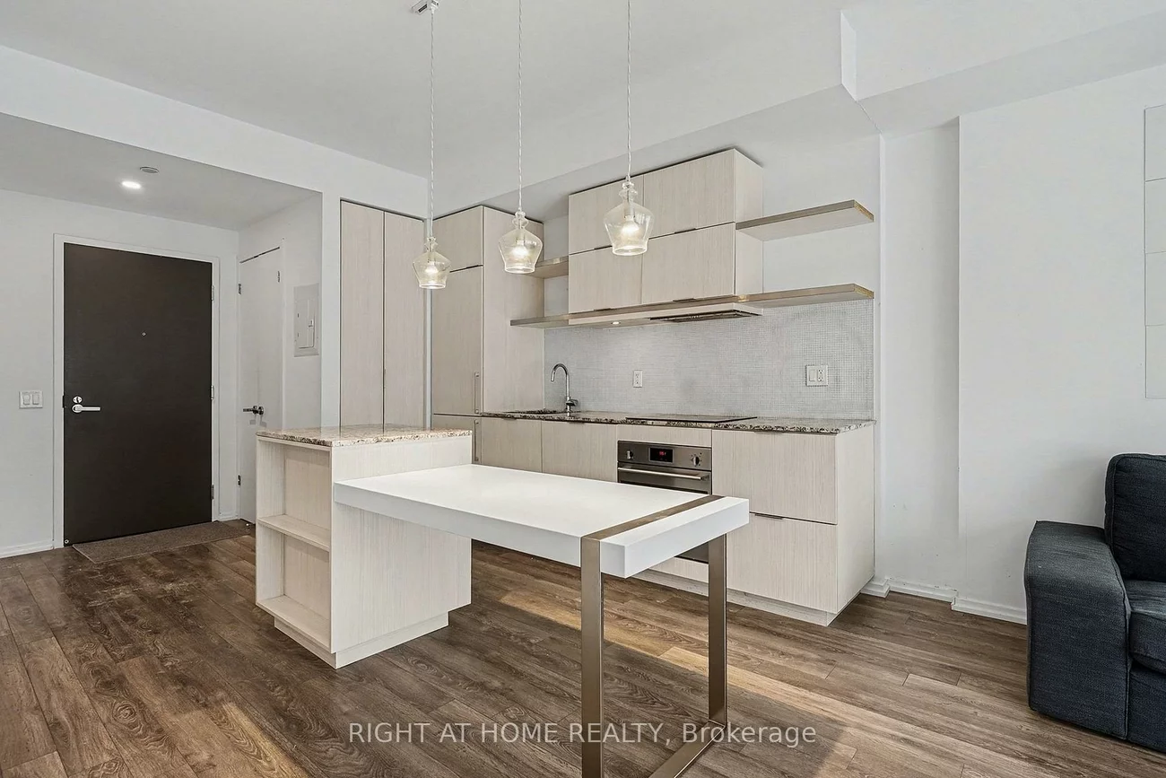 197, Yonge, Church-Yonge Corridor, Toronto