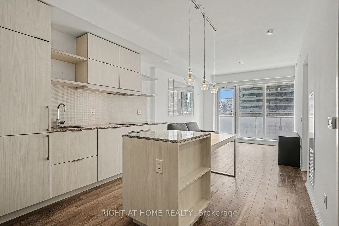 197, Yonge, Church-Yonge Corridor, Toronto