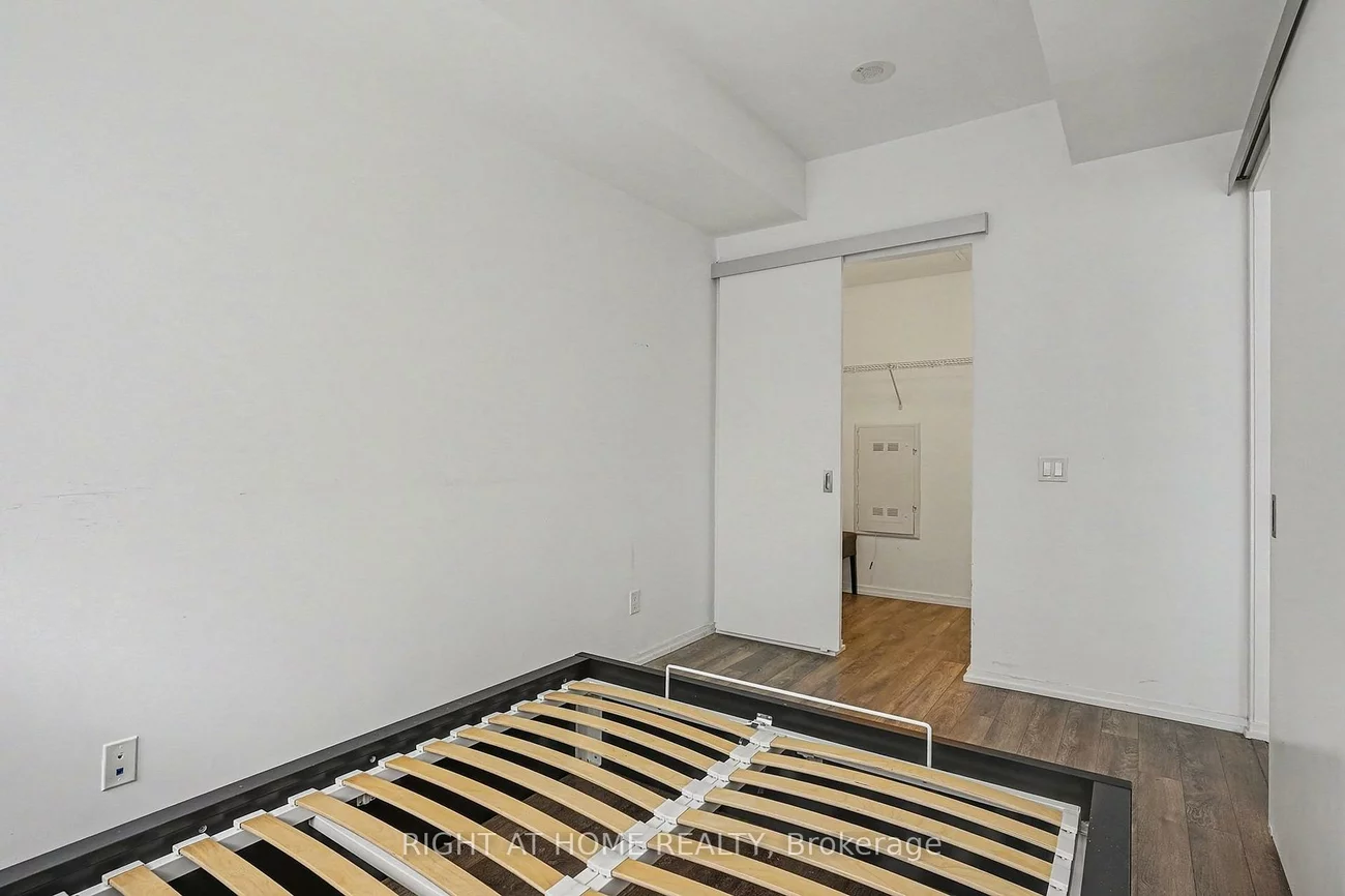 197, Yonge, Church-Yonge Corridor, Toronto