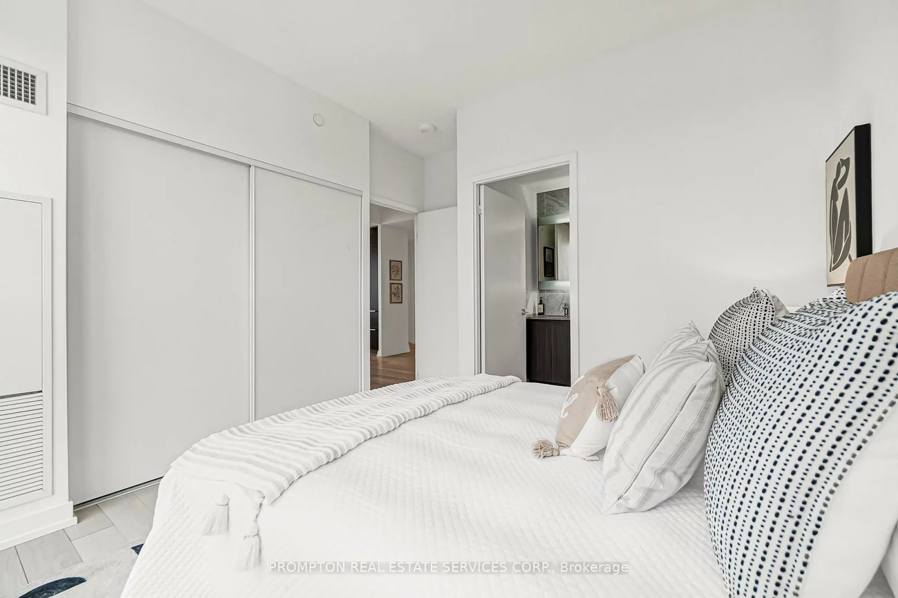 117, Mcmahon, Bayview Village, Toronto