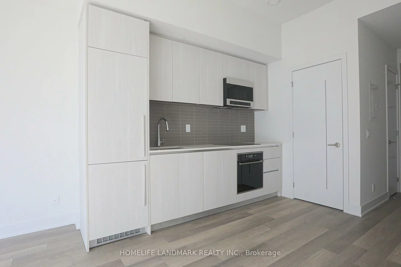 8, Cumberland, Annex, Toronto