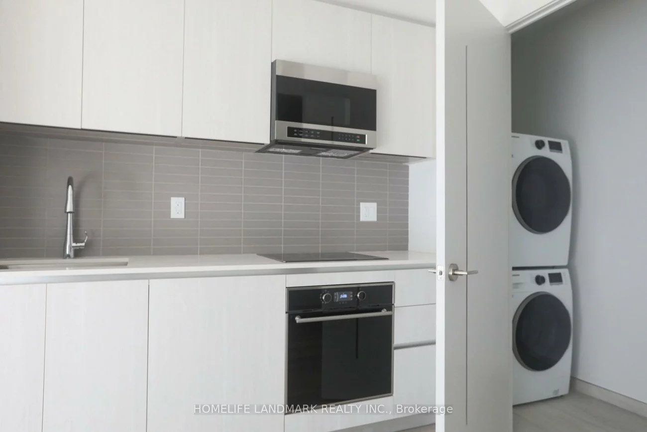 8, Cumberland, Annex, Toronto