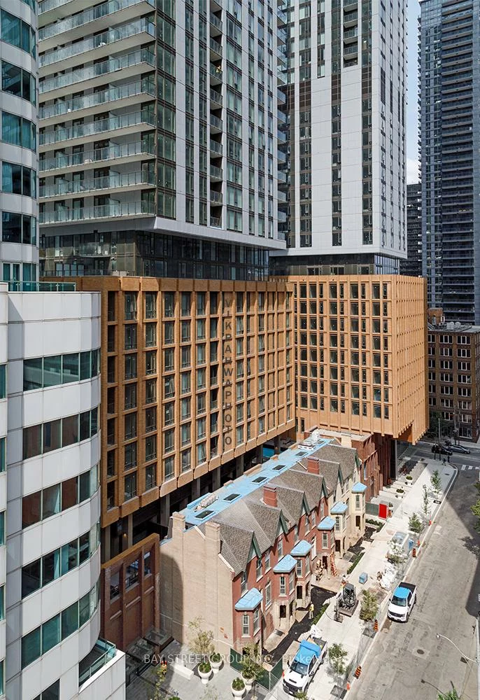 8, Widmer, Waterfront Communities C1, Toronto