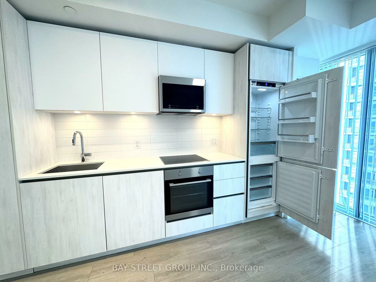 8, Widmer, Waterfront Communities C1, Toronto