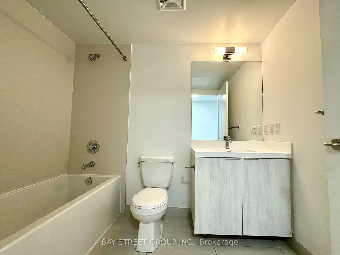 8, Widmer, Waterfront Communities C1, Toronto