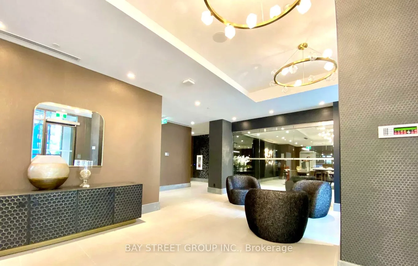 8, Widmer, Waterfront Communities C1, Toronto