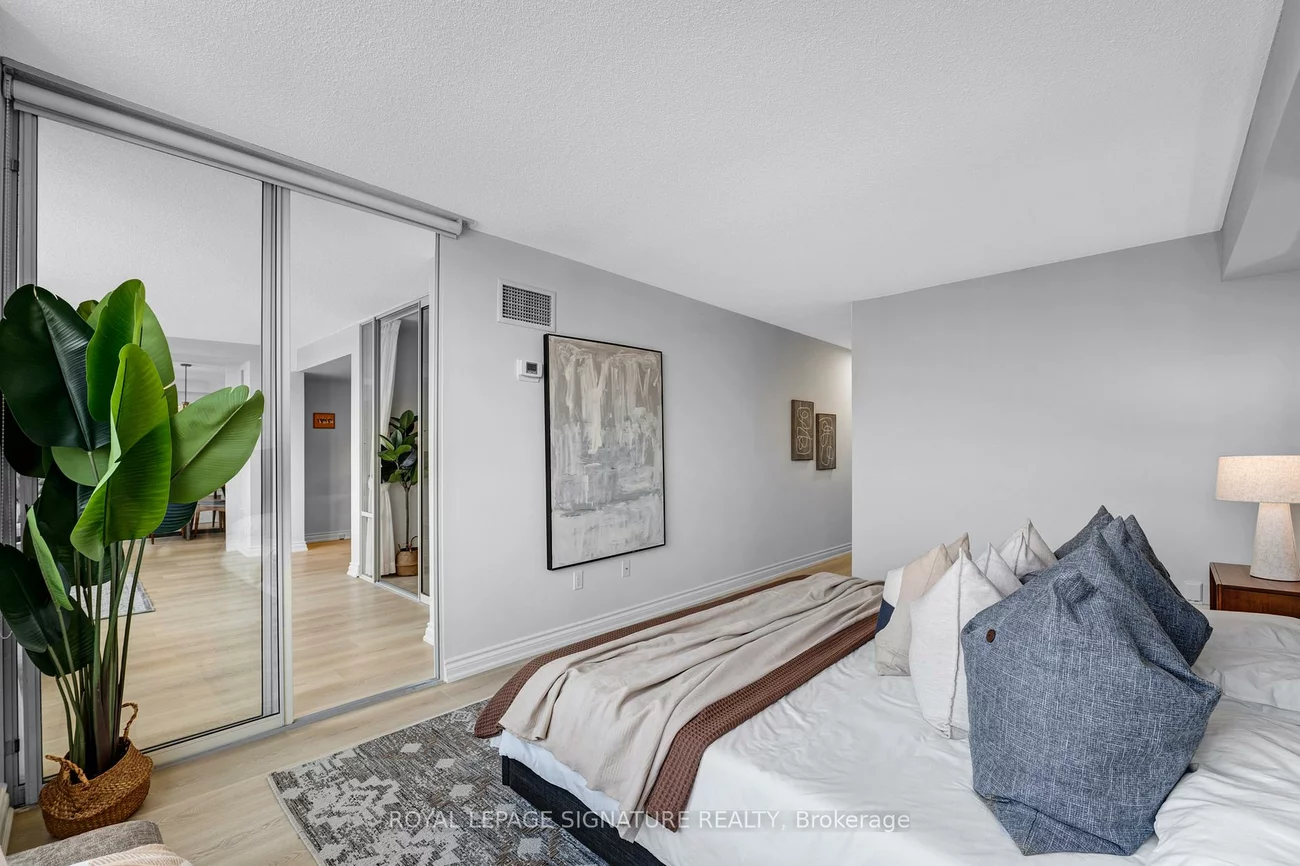 1210, Don Mills, Banbury-Don Mills, Toronto