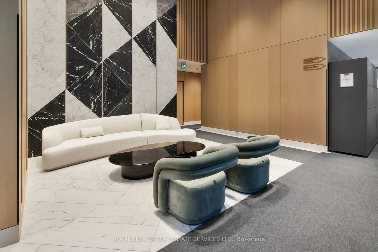 38, Widmer, Waterfront Communities C1, Toronto