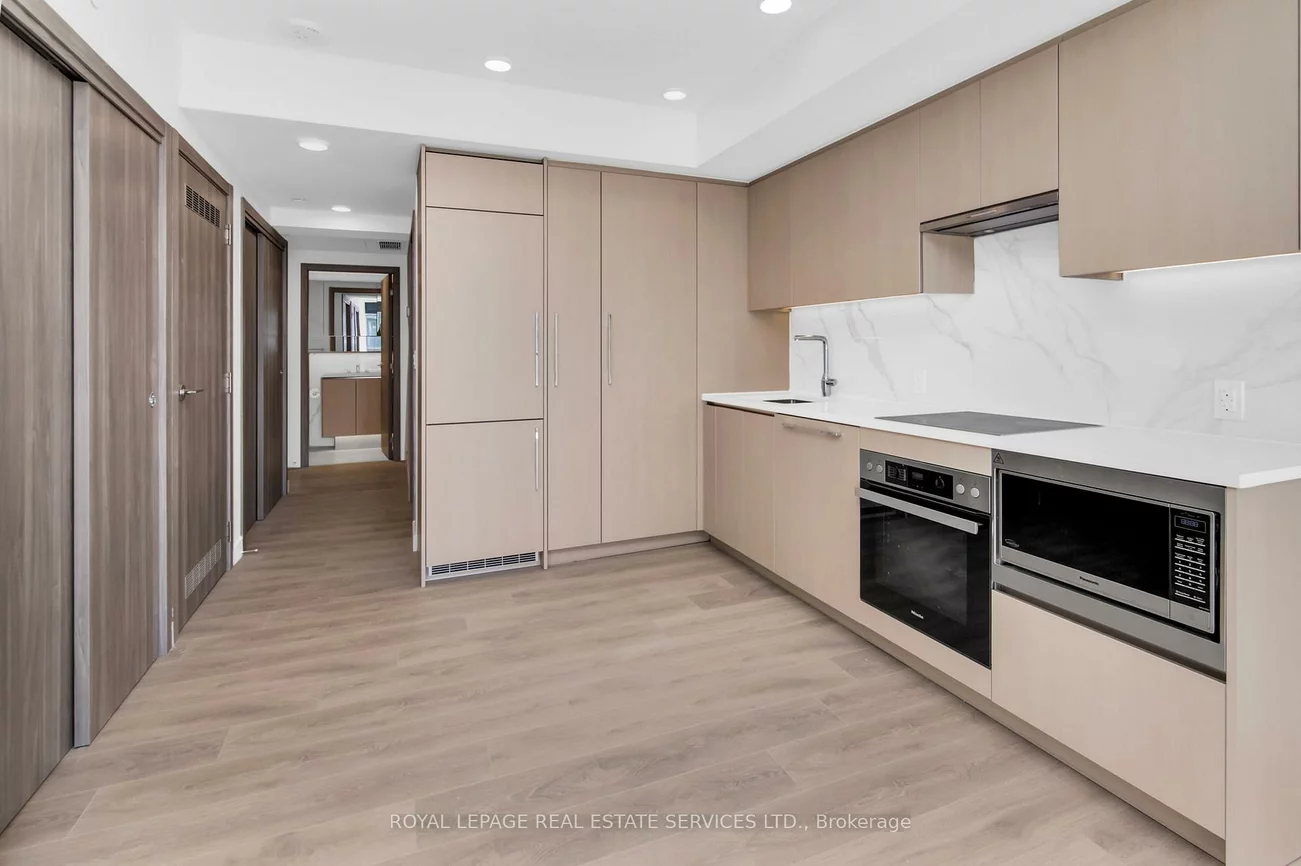 38, Widmer, Waterfront Communities C1, Toronto