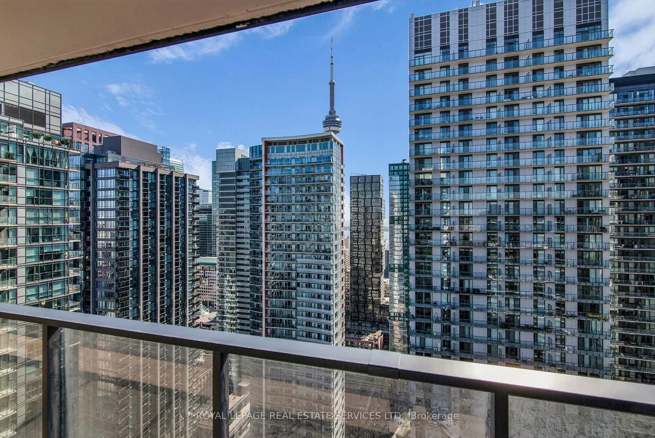 38, Widmer, Waterfront Communities C1, Toronto