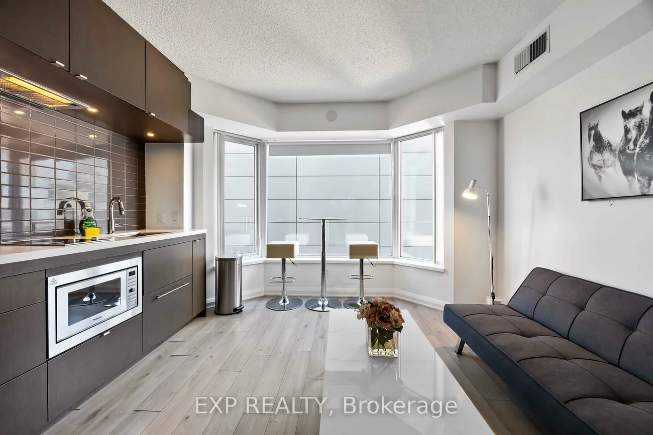 155, Yorkville, Annex, Toronto