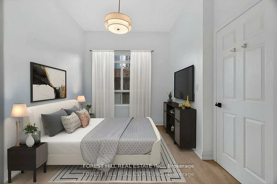 5940, Yonge, Newtonbrook West, Toronto