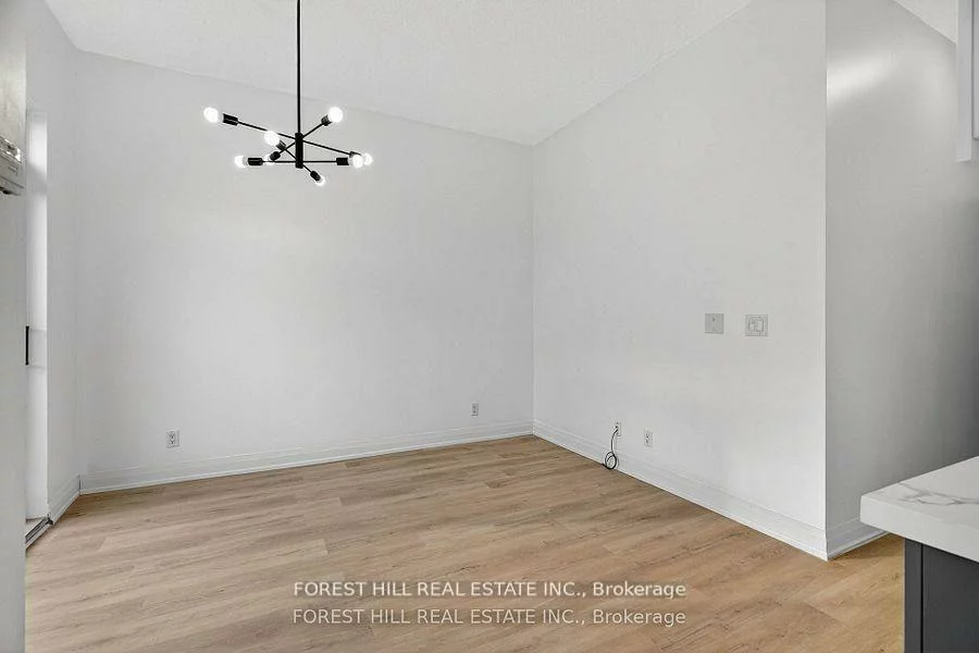 5940, Yonge, Newtonbrook West, Toronto