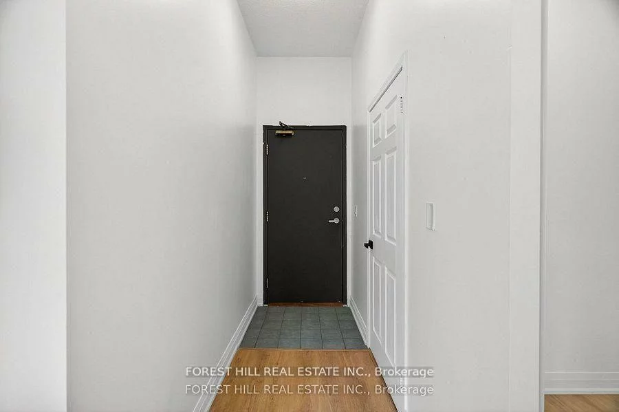 5940, Yonge, Newtonbrook West, Toronto