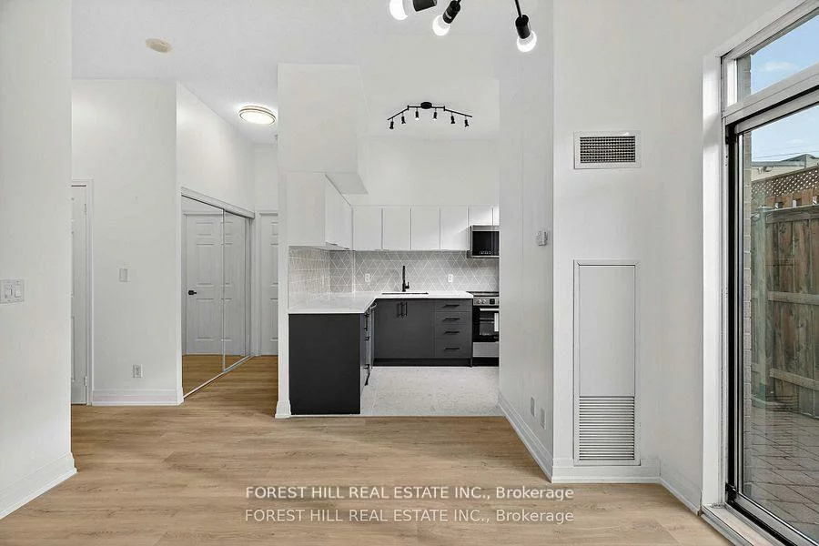 5940, Yonge, Newtonbrook West, Toronto