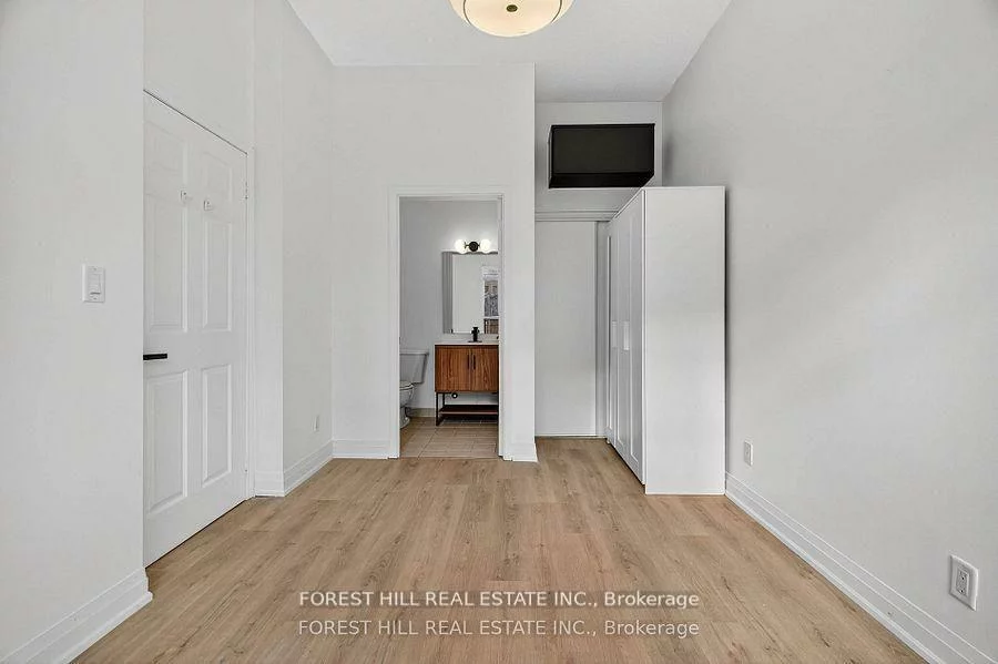 5940, Yonge, Newtonbrook West, Toronto