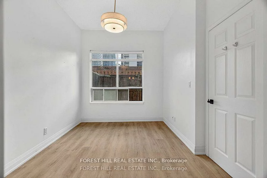 5940, Yonge, Newtonbrook West, Toronto