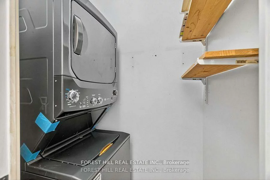 5940, Yonge, Newtonbrook West, Toronto