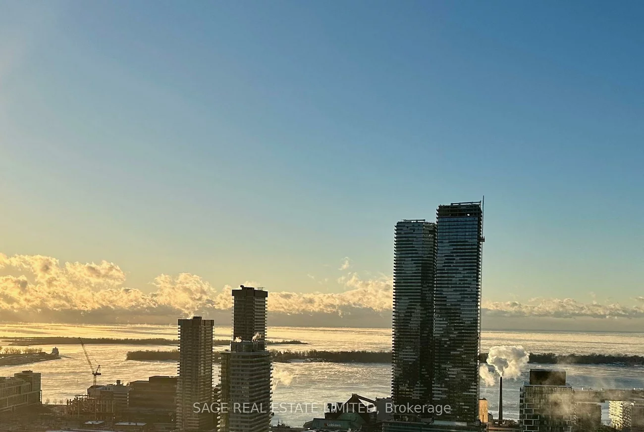 33, Lombard, Church-Yonge Corridor, Toronto