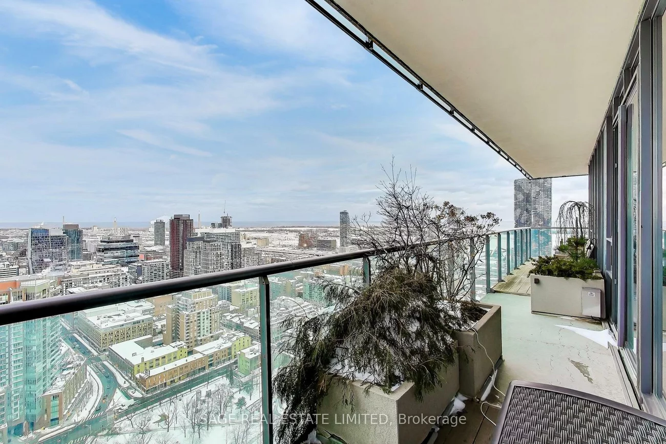 33, Lombard, Church-Yonge Corridor, Toronto