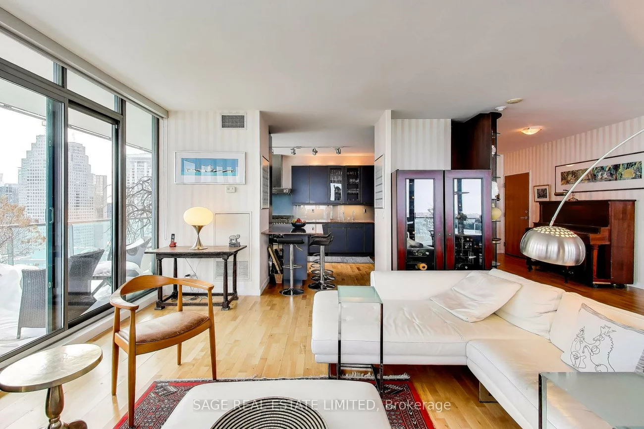 33, Lombard, Church-Yonge Corridor, Toronto