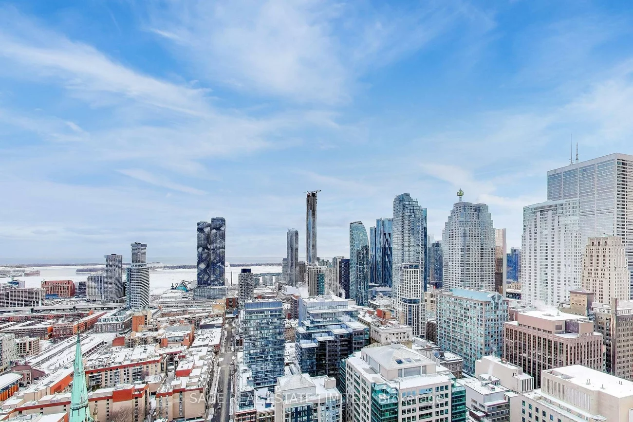 33, Lombard, Church-Yonge Corridor, Toronto