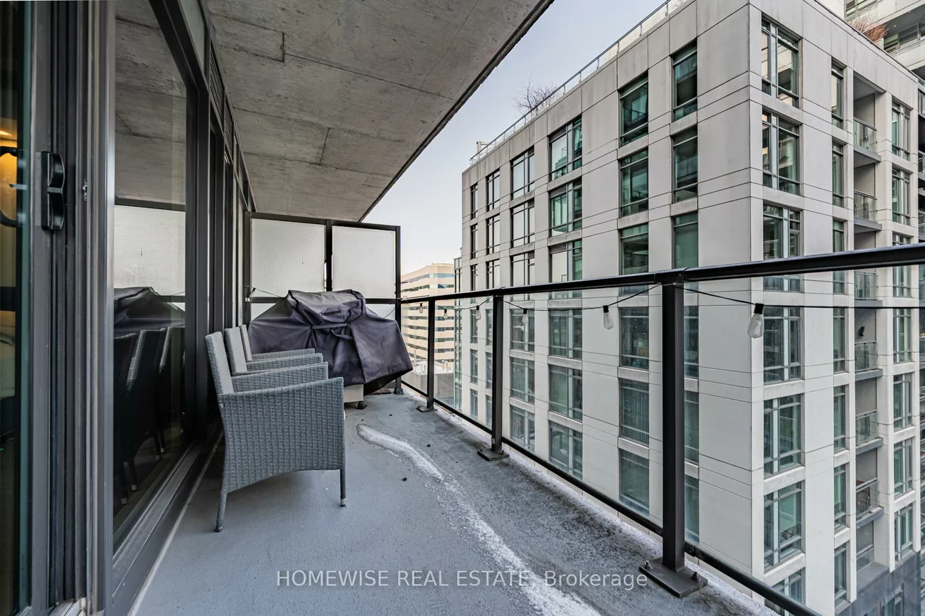 111, Bathurst, Waterfront Communities C1, Toronto