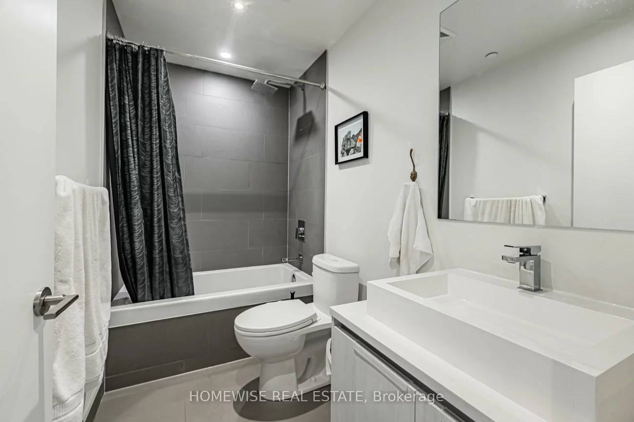 111, Bathurst, Waterfront Communities C1, Toronto