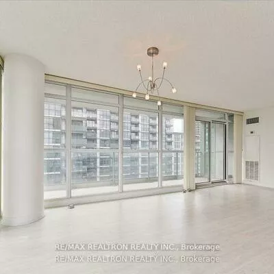 15, Singer, Bayview Village, Toronto