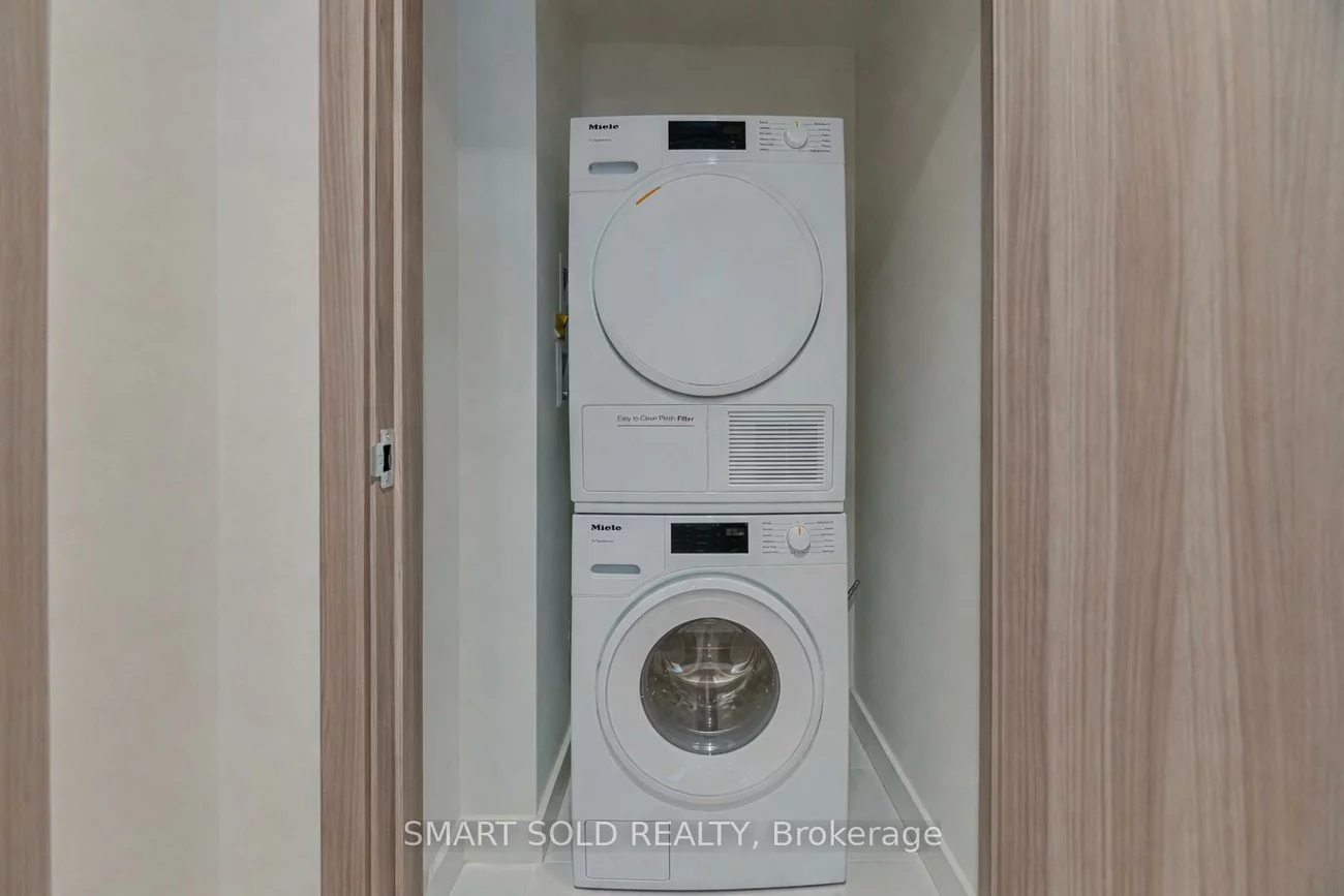 85, McMahon, Bayview Village, Toronto