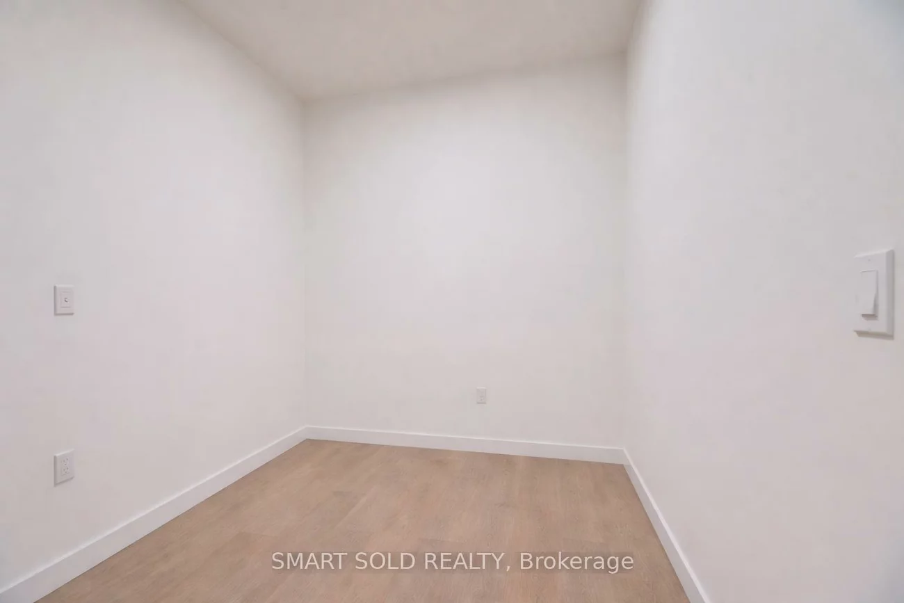 85, McMahon, Bayview Village, Toronto