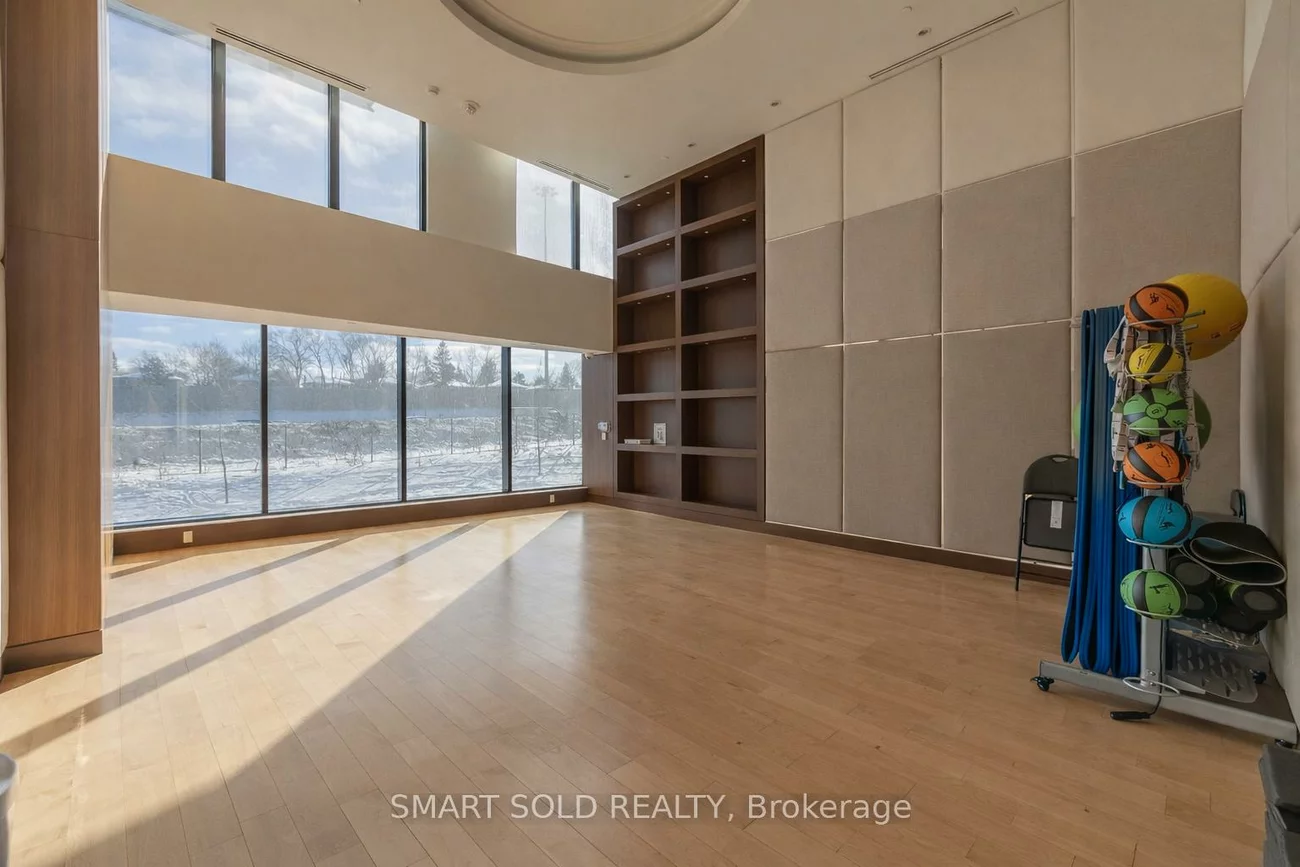 85, McMahon, Bayview Village, Toronto