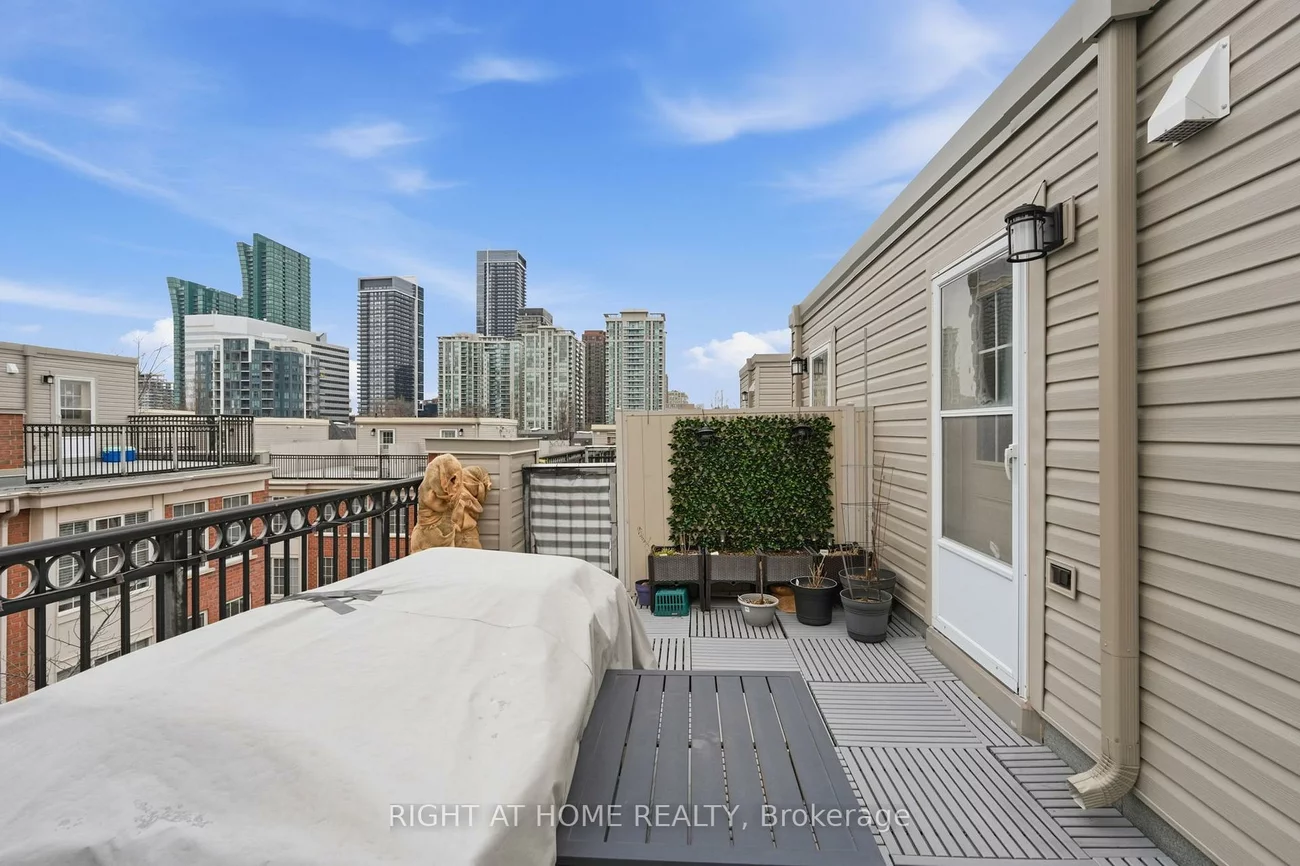 5, Everson, Willowdale East, Toronto