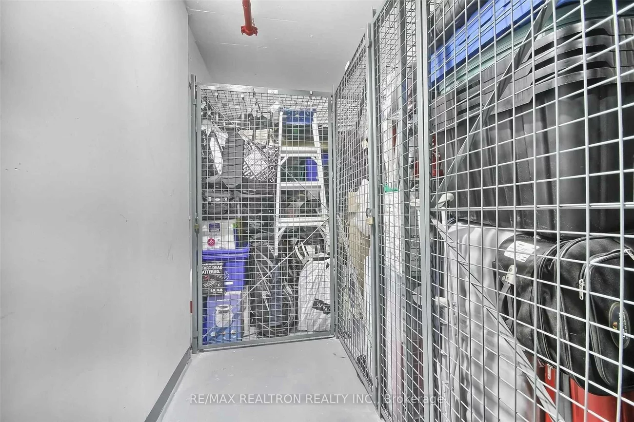 741, Sheppard, Clanton Park, Toronto