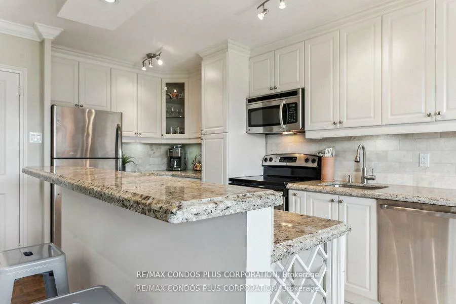 71, Jonesville, Banbury-Don Mills, Toronto