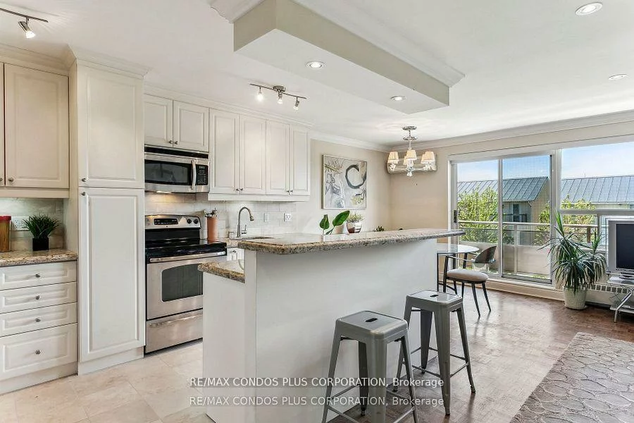 71, Jonesville, Banbury-Don Mills, Toronto