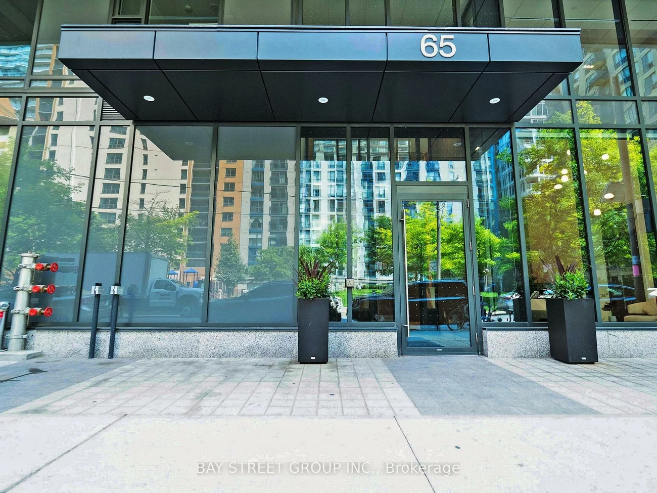 65, Mutual, Church-Yonge Corridor, Toronto