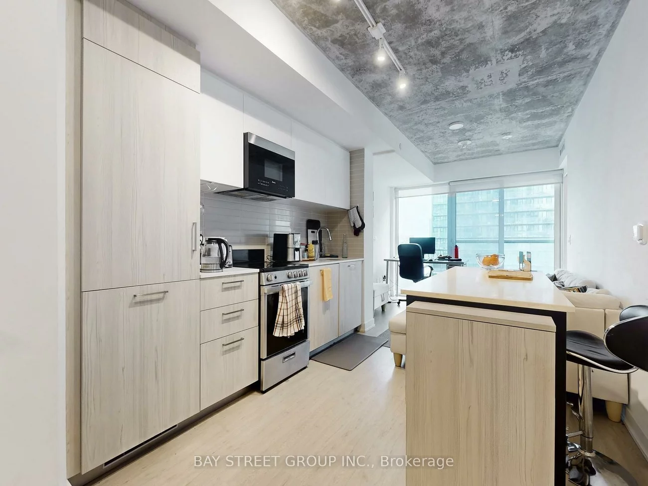 65, Mutual, Church-Yonge Corridor, Toronto