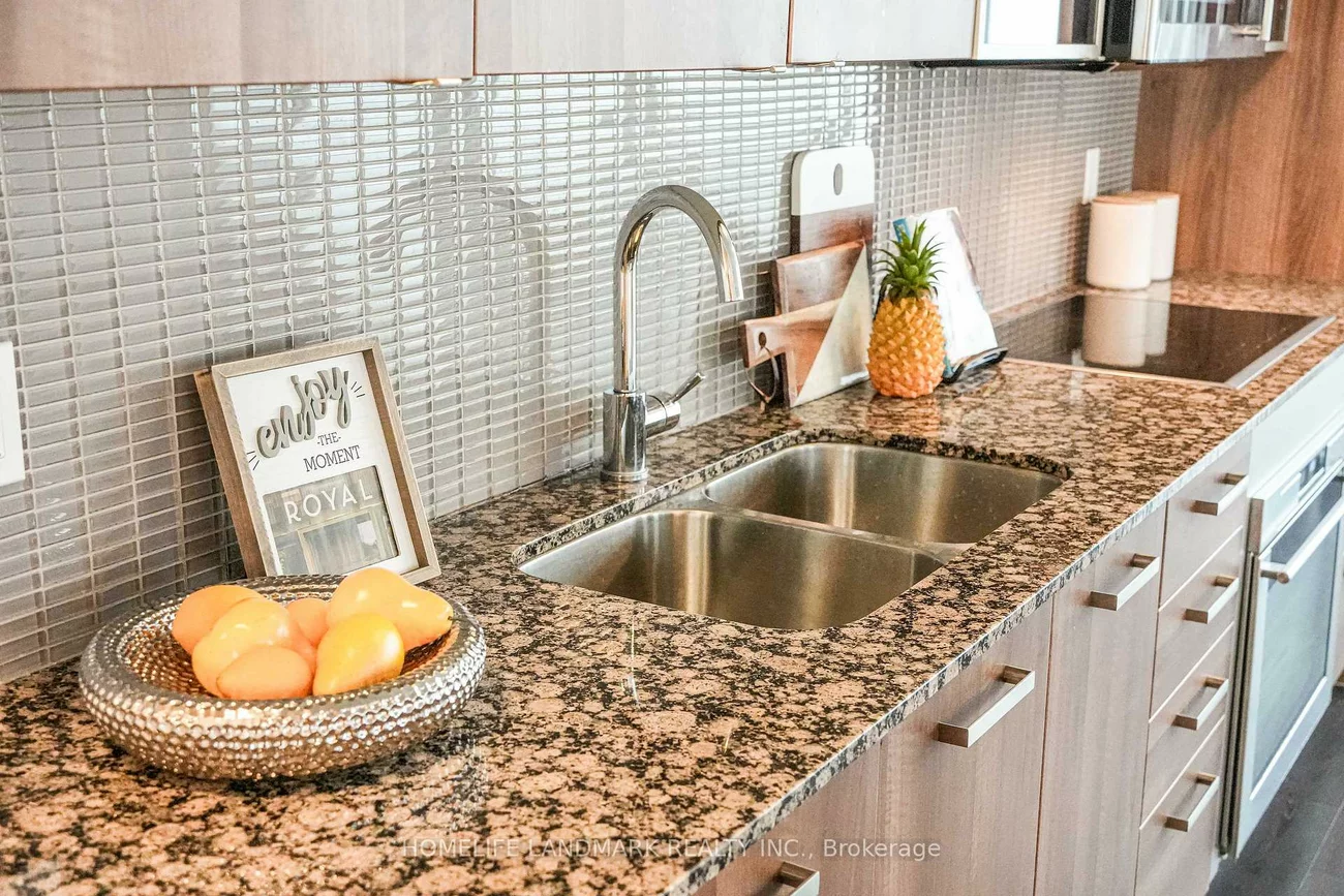 5168, Yonge, Willowdale West, Toronto