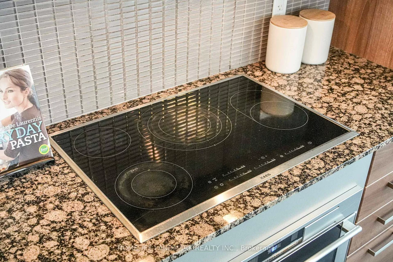 5168, Yonge, Willowdale West, Toronto