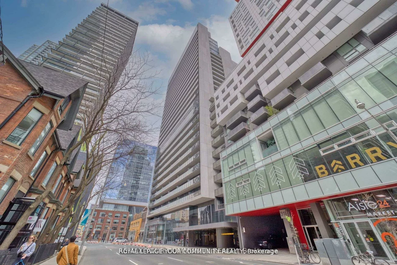 330, Richmond, Waterfront Communities C1, Toronto