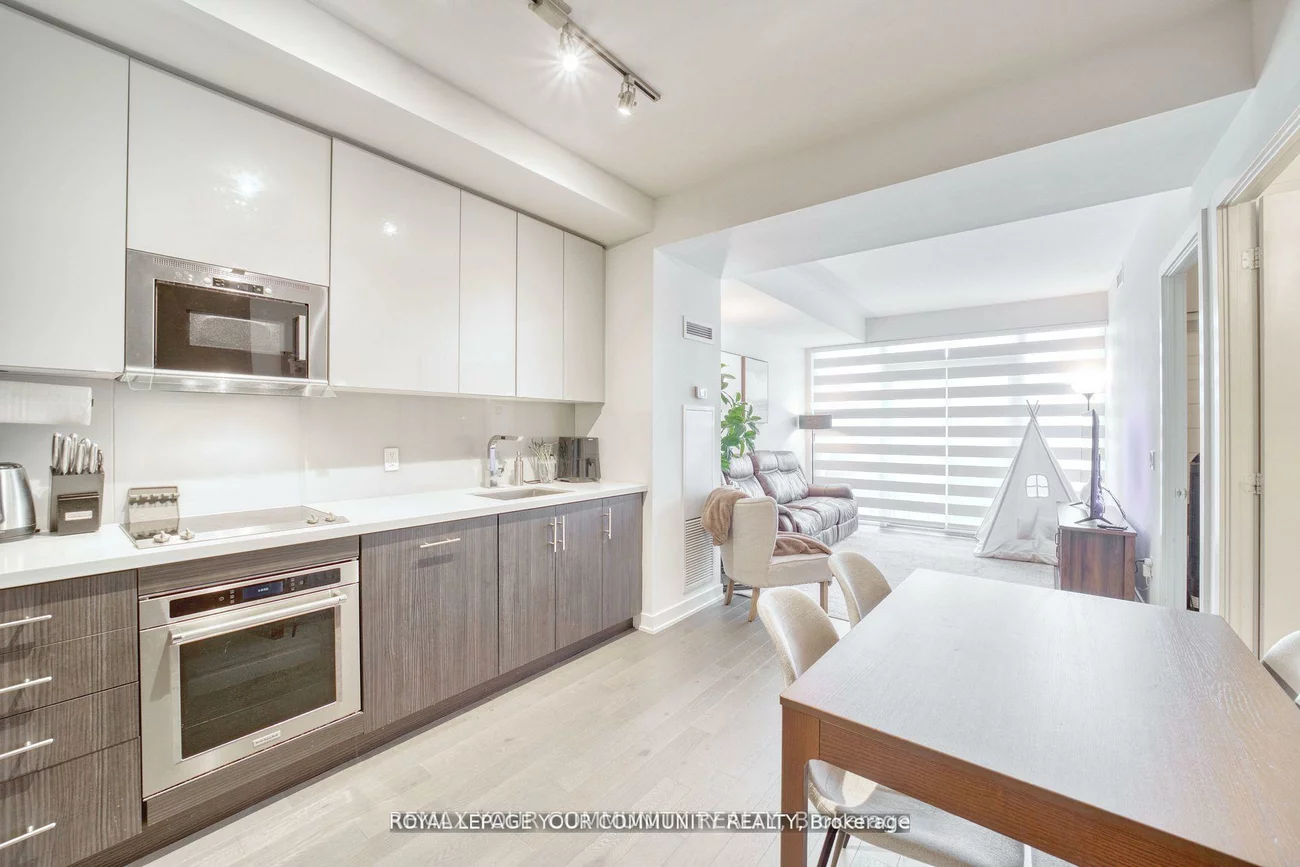 330, Richmond, Waterfront Communities C1, Toronto