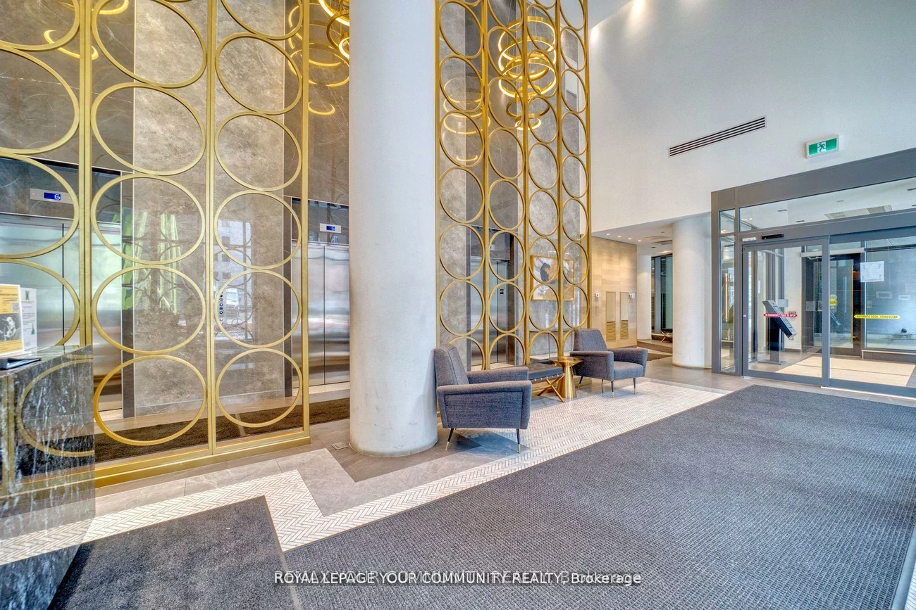 330, Richmond, Waterfront Communities C1, Toronto