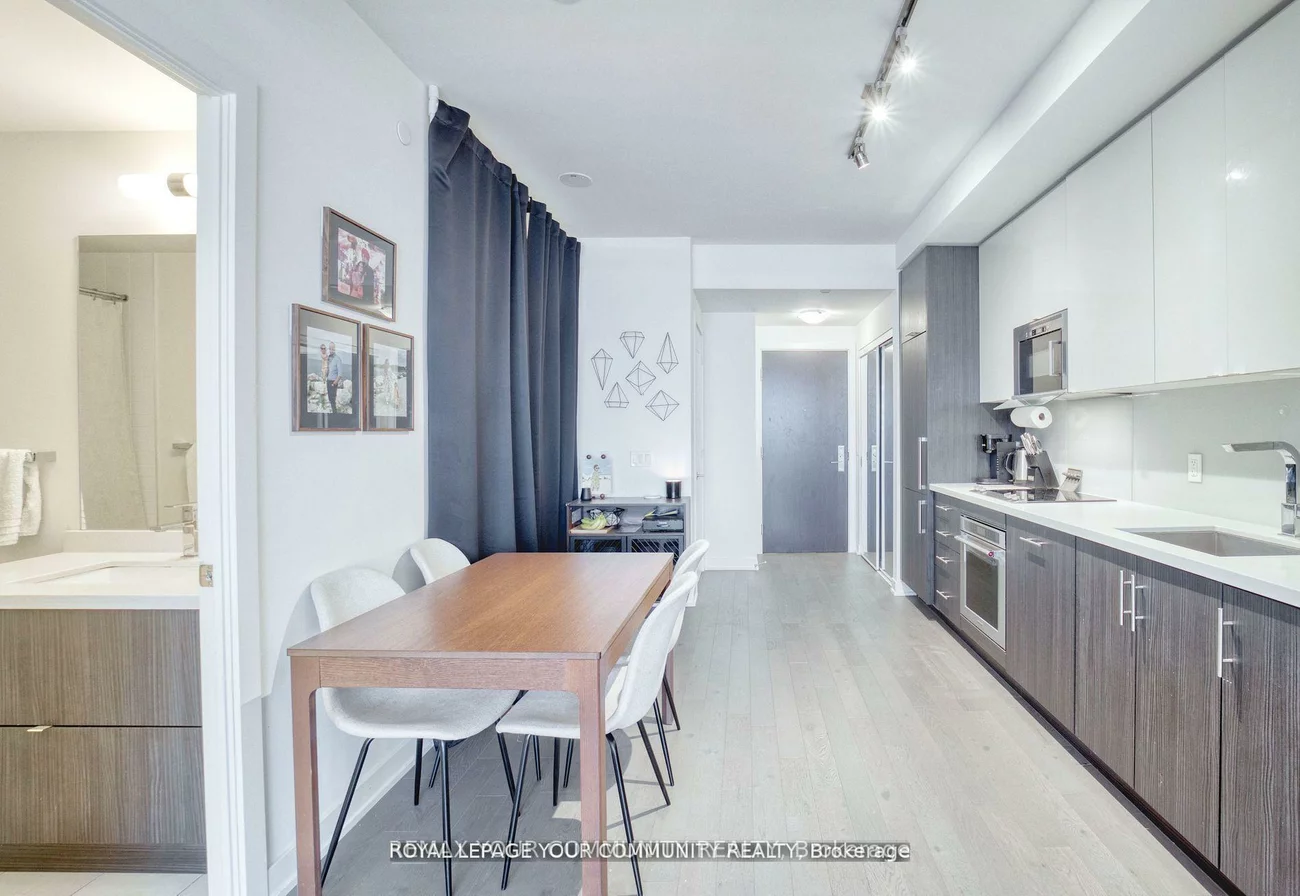 330, Richmond, Waterfront Communities C1, Toronto